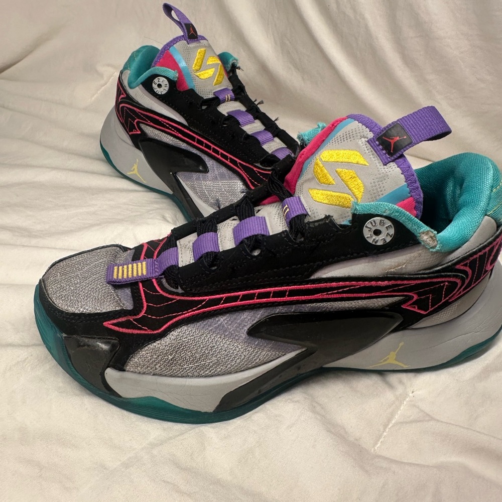 Nike Luka 2 Basketball Multicolor Wolf Grey/Sneakers Hyper Jade Speed Yellow 3.5
